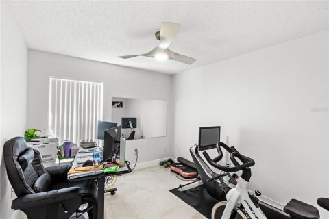 House in Davenport, Florida 4 bedrooms, 142.23 sq.m. № 1591342 - photo 18