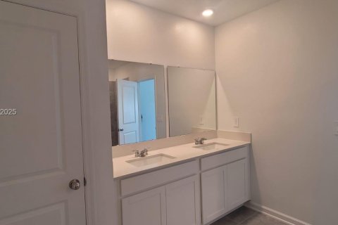 Casa en alquiler en Davenport, Florida, 4 dormitorios № 2054839 - foto 11