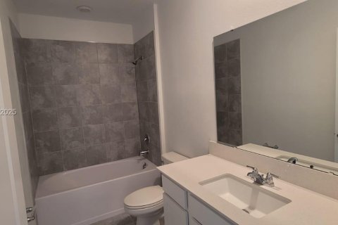 Casa en alquiler en Davenport, Florida, 4 dormitorios № 2054839 - foto 13