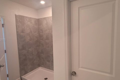 Casa en alquiler en Davenport, Florida, 4 dormitorios № 2054839 - foto 10