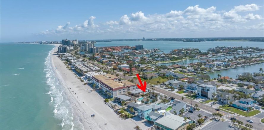 Condo à Belleair Beach, Floride, 3 chambres № 1643168