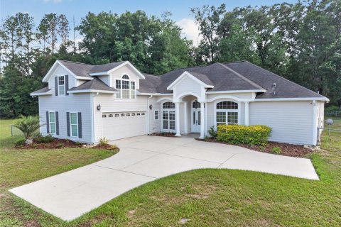 House in Newberry, Florida 4 bedrooms, 260.5 sq.m. № 2228409