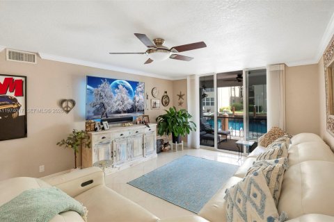 Copropriété à vendre à Pompano Beach, Floride: 2 chambres, 96.15 m2 № 2041944 - photo 17