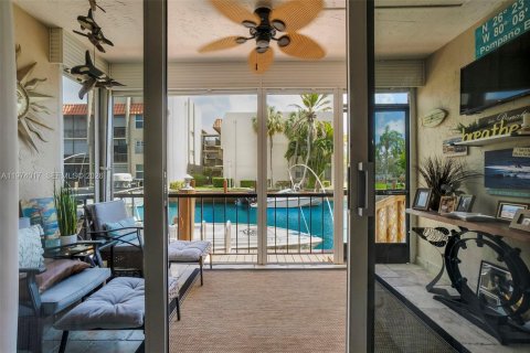Copropriété à vendre à Pompano Beach, Floride: 2 chambres, 96.15 m2 № 2041944 - photo 8