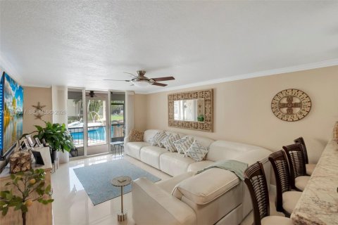 Copropriété à vendre à Pompano Beach, Floride: 2 chambres, 96.15 m2 № 2041944 - photo 18