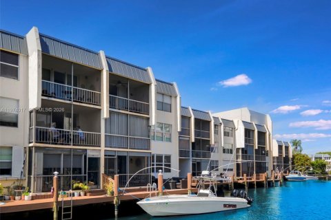 Copropriété à vendre à Pompano Beach, Floride: 2 chambres, 96.15 m2 № 2041944 - photo 1