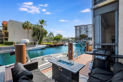 Copropriété à vendre à Pompano Beach, Floride: 2 chambres, 96.15 m2 № 2041944 - photo 6