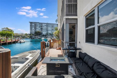 Copropriété à vendre à Pompano Beach, Floride: 2 chambres, 96.15 m2 № 2041944 - photo 5