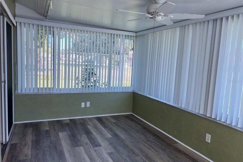 Villa ou maison à vendre à Palm Harbor, Floride: 1 chambre, 75.62 m2 № 2141936 - photo 13