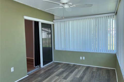 Villa ou maison à vendre à Palm Harbor, Floride: 1 chambre, 75.62 m2 № 2141936 - photo 10