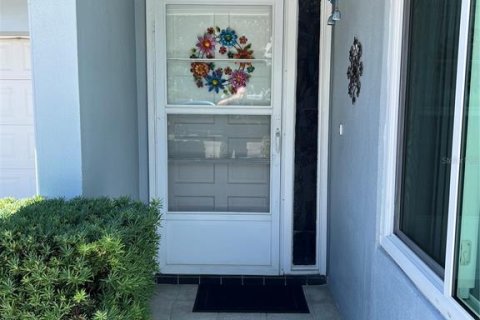 Villa ou maison à vendre à Palm Harbor, Floride: 1 chambre, 75.62 m2 № 2141936 - photo 2
