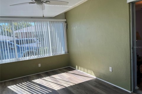 Villa ou maison à vendre à Palm Harbor, Floride: 1 chambre, 75.62 m2 № 2141936 - photo 11