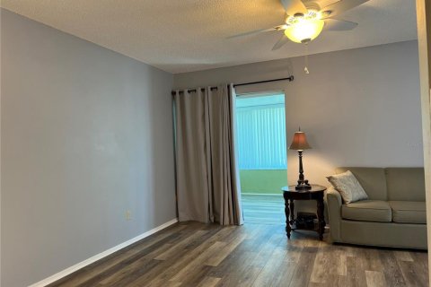 Villa ou maison à vendre à Palm Harbor, Floride: 1 chambre, 75.62 m2 № 2141936 - photo 9