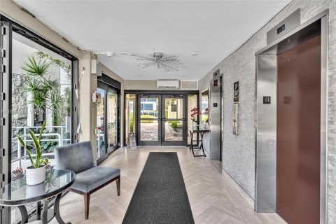 Снять в аренду кондоминиум в Бей-Харбор-Айлендс, Флорида 2 спальни, 97.55м2, № 1991270 - фото 8