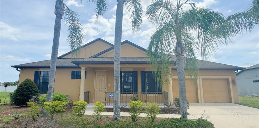 Villa ou maison à Kissimmee, Floride 4 chambres, 242.75 m2 № 1837194