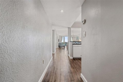 Condo in Port Richey, Florida, 2 bedrooms  № 1648628 - photo 14