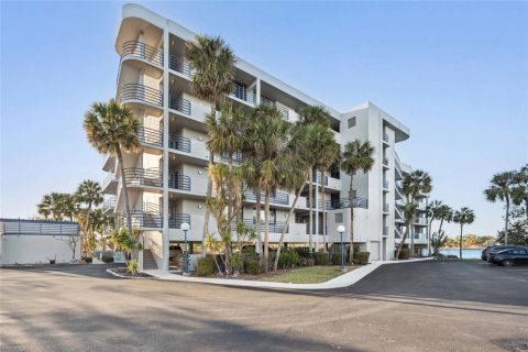 Condo in Port Richey, Florida, 2 bedrooms  № 1648628 - photo 2