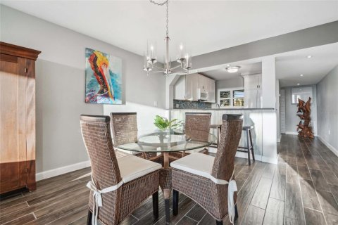 Condo in Port Richey, Florida, 2 bedrooms  № 1648628 - photo 21