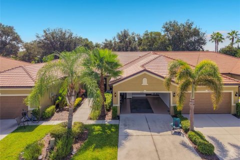 House in North Port, Florida 2 bedrooms, 135.08 sq.m. № 2315319 - photo 2