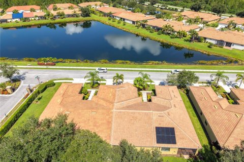 House in North Port, Florida 2 bedrooms, 135.08 sq.m. № 2315319 - photo 3
