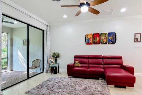 House in North Port, Florida 2 bedrooms, 135.08 sq.m. № 2315319 - photo 13