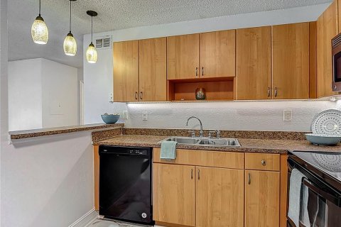 Condominio en venta en Land O' Lakes, Florida, 2 dormitorios, 74.32 m2 № 1757026 - foto 13
