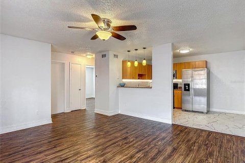 Condominio en venta en Land O' Lakes, Florida, 2 dormitorios, 74.32 m2 № 1757026 - foto 17
