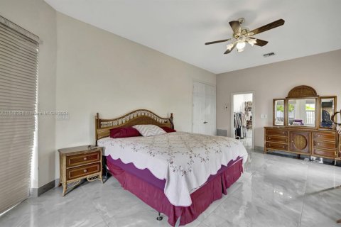 House in Lauderhill, Florida 4 bedrooms, 269.97 sq.m. № 1862739 - photo 10