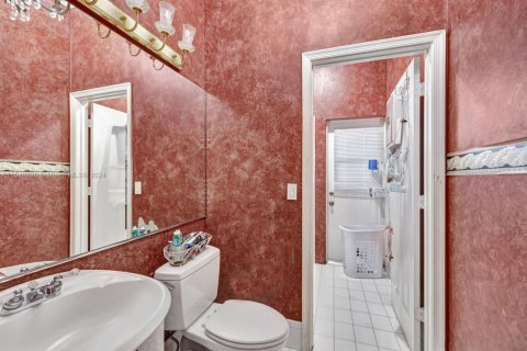 House in Lauderhill, Florida 4 bedrooms, 269.97 sq.m. № 1862739 - photo 17