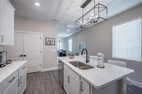 House in Kissimmee, Florida 3 bedrooms, 139.07 sq.m. № 2237317 - photo 11