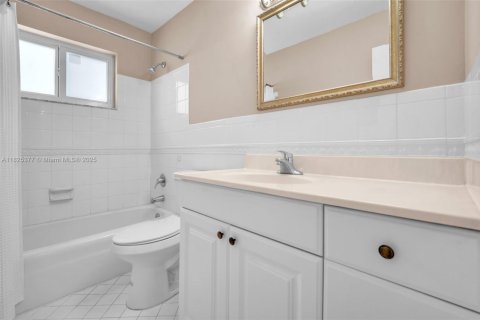 House in Cooper City, Florida 3 bedrooms, 177.54 sq.m. № 1888716 - photo 7
