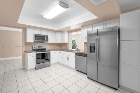 House in Cooper City, Florida 3 bedrooms, 177.54 sq.m. № 1888716 - photo 27