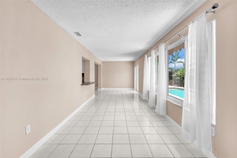 House in Cooper City, Florida 3 bedrooms, 177.54 sq.m. № 1888716 - photo 24