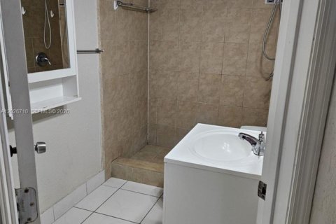Снять в аренду виллу или дом в Майами, Флорида 2 спальни, 318.56м2, № 2085238 - фото 16