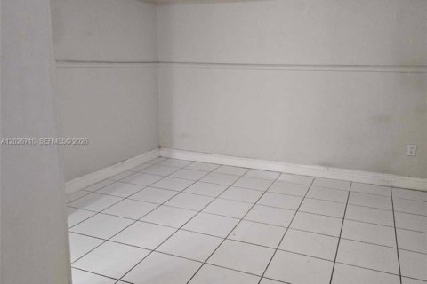 Снять в аренду виллу или дом в Майами, Флорида 2 спальни, 318.56м2, № 2085238 - фото 12