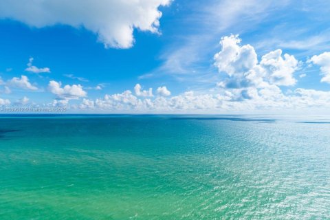 Copropriété à louer à Sunny Isles Beach, Floride: 3 chambres, 257.15 m2 № 1981894 - photo 10