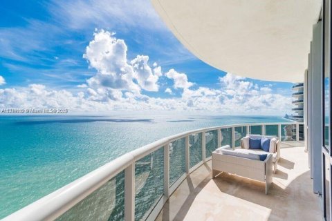 Condo à Sunny Isles Beach, Floride, 3 chambres  № 1981894