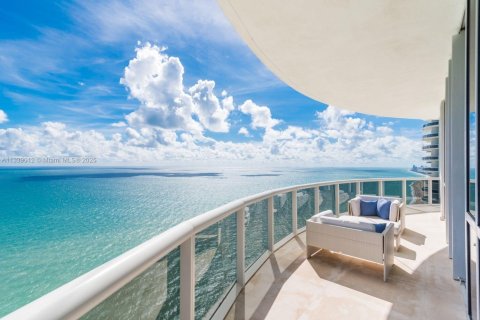 Copropriété à louer à Sunny Isles Beach, Floride: 3 chambres, 257.15 m2 № 1981894 - photo 15