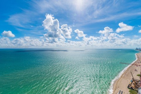 Copropriété à louer à Sunny Isles Beach, Floride: 3 chambres, 257.15 m2 № 1981894 - photo 12