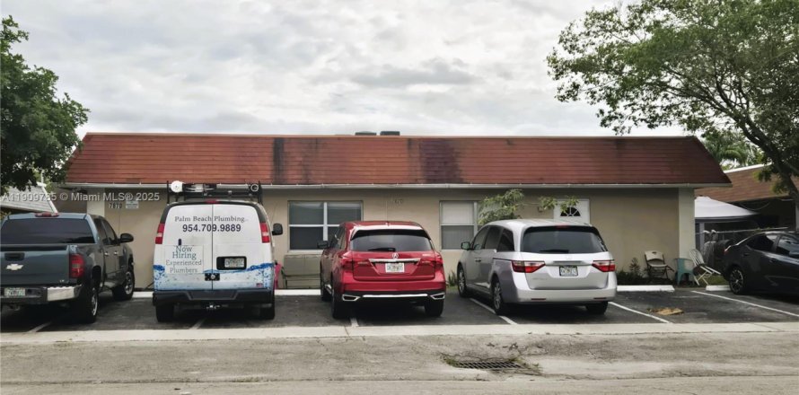 Коммерческая недвижимость в Норт-Лодердейл, Флорида 267.56м2 № 2034623