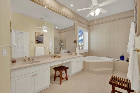 Casa en venta en Miami, Florida, 4 dormitorios, 307.88 m2 № 2087010 - foto 26