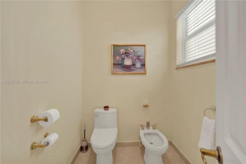 Casa en venta en Miami, Florida, 4 dormitorios, 307.88 m2 № 2087010 - foto 28