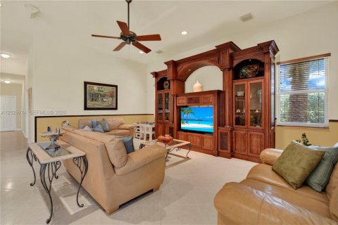 Casa en venta en Miami, Florida, 4 dormitorios, 307.88 m2 № 2087010 - foto 16