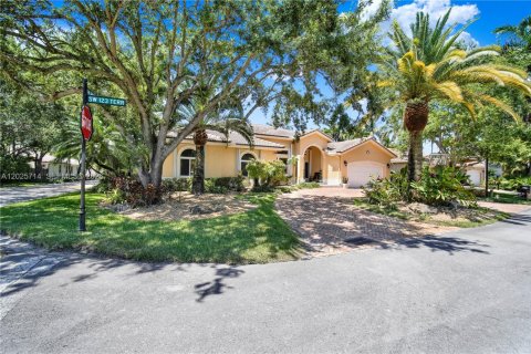 Casa en Miami, Florida 4 dormitorios, 307.88 m2 № 2087010