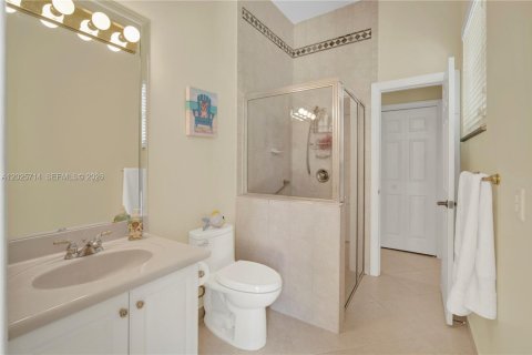 Casa en venta en Miami, Florida, 4 dormitorios, 307.88 m2 № 2087010 - foto 20