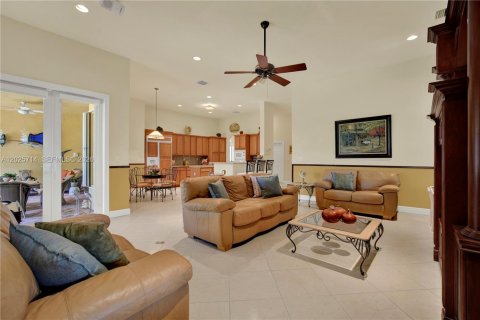 Casa en venta en Miami, Florida, 4 dormitorios, 307.88 m2 № 2087010 - foto 17
