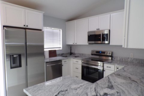 Villa ou maison à louer à Port Charlotte, Floride: 2 chambres, 91.79 m2 № 2396996 - photo 13