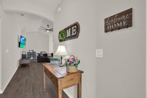 House in Ruskin, Florida 4 bedrooms, 158.86 sq.m. № 2203662 - photo 3