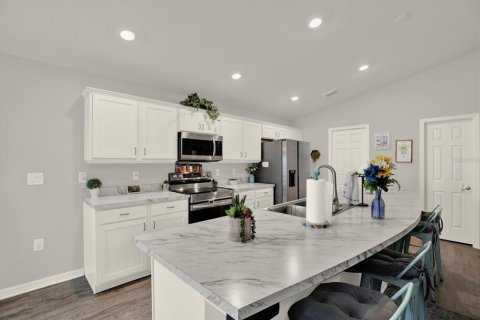 House in Ruskin, Florida 4 bedrooms, 158.86 sq.m. № 2203662 - photo 10