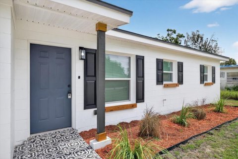 Casa en venta en Tampa, Florida, 4 dormitorios, 102.38 m2 № 1903710 - foto 5